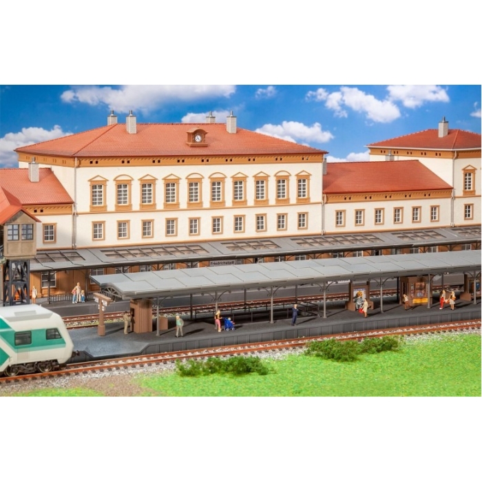 190297 Bahnhof Friedrichstadt H0 1:87