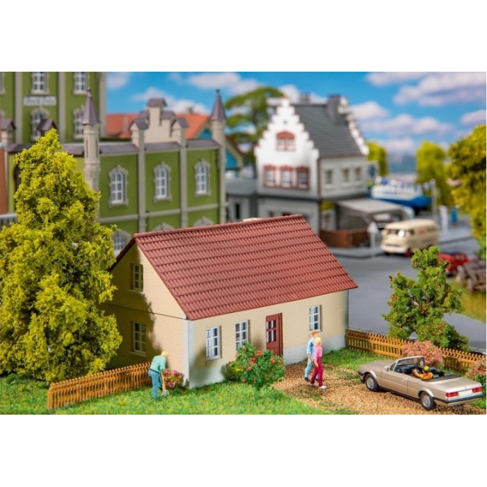 130683 Kate Sylt  H0 1:87