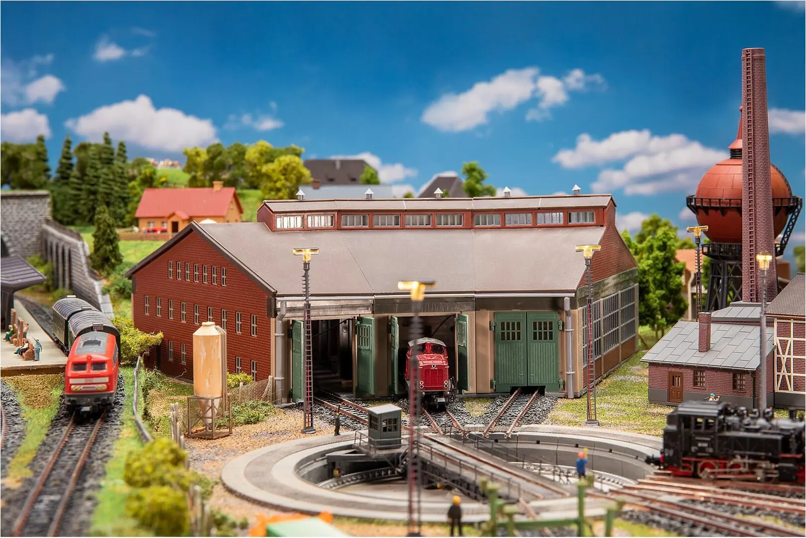 231716 Ringlokschuppen 3-Ständig N / 1:160