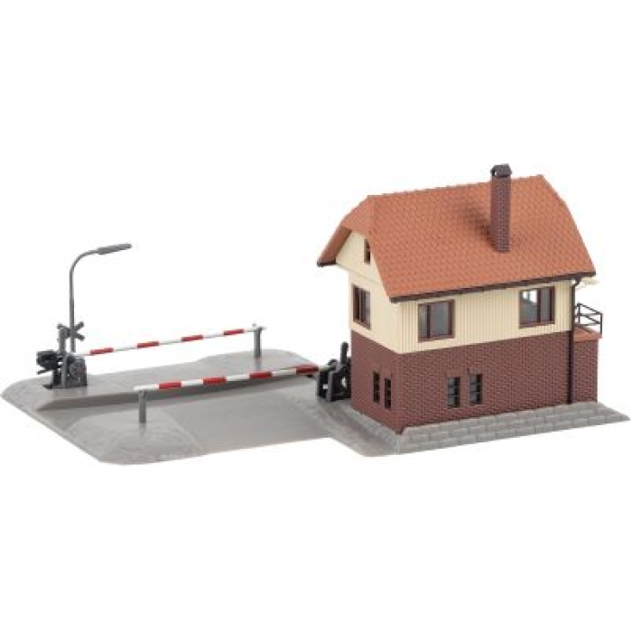 231718 Bahnübergang mit Stellwerk N / 1:160 – Bild 2