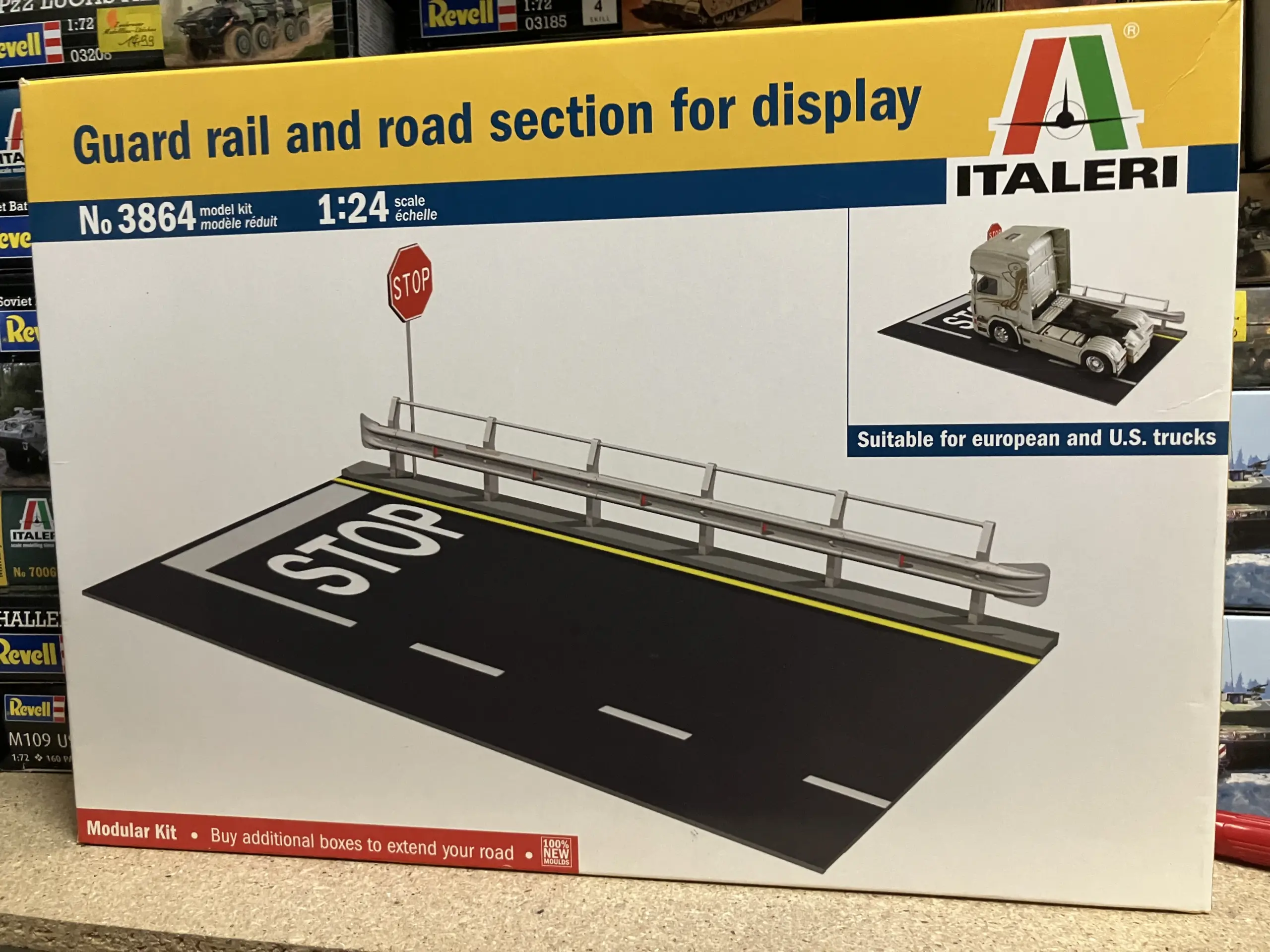 3864 Guard Rail and Road section for display 1:24