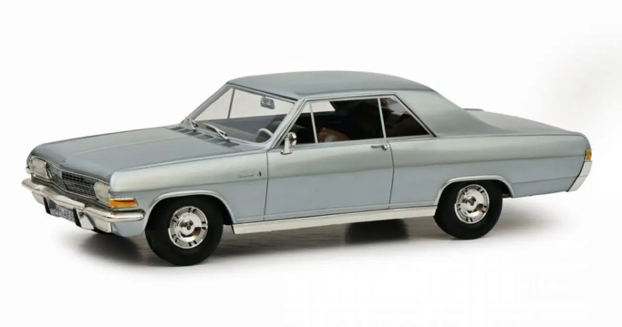450021900 Schuco Opel Diplomat A silber 1:18 2. Wahlartikel