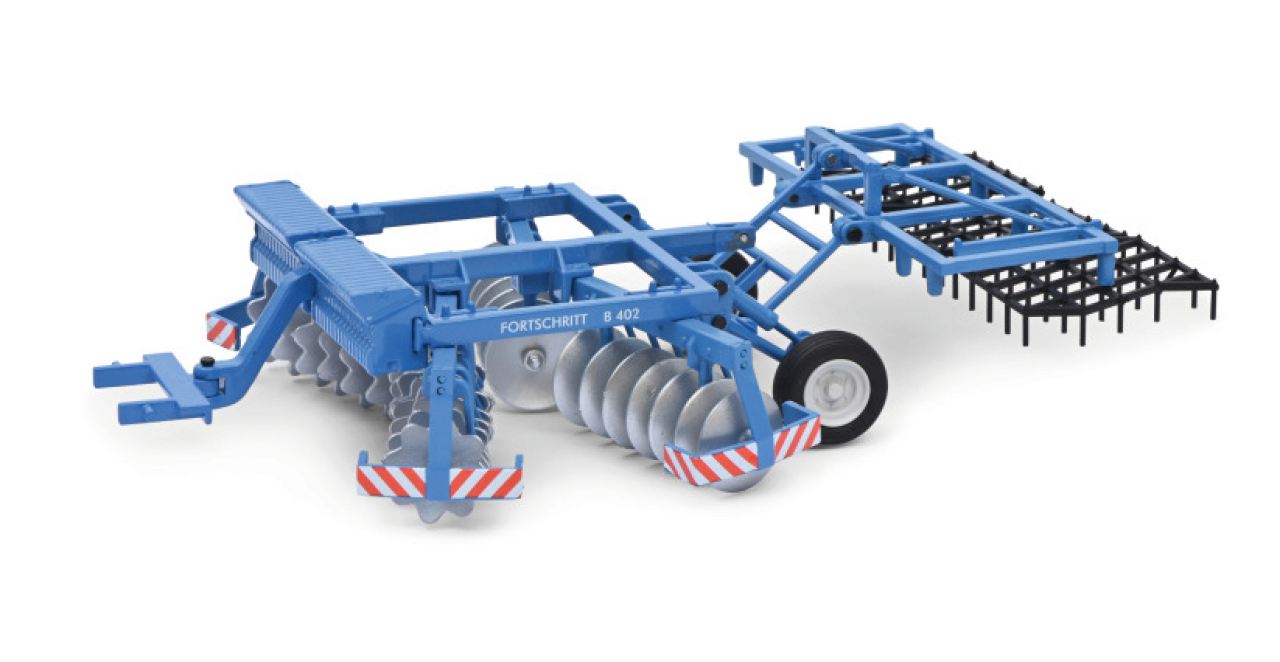 450788200 SCHUCO 1:32 Set Fortschritt Pflug Egge DDR